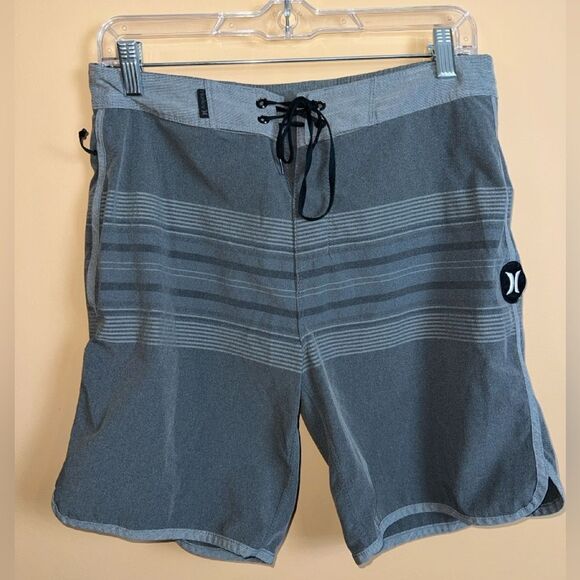 Hurley Phantom Men’s Size 28 Charcoal Gray Striped Board Shorts Swim Trunks - Picture 1 of 6